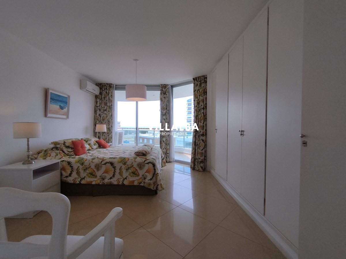 Apartamento ID.3924 - Alquiler y venta de apartamento de 3 dormitorios en Punta del Este