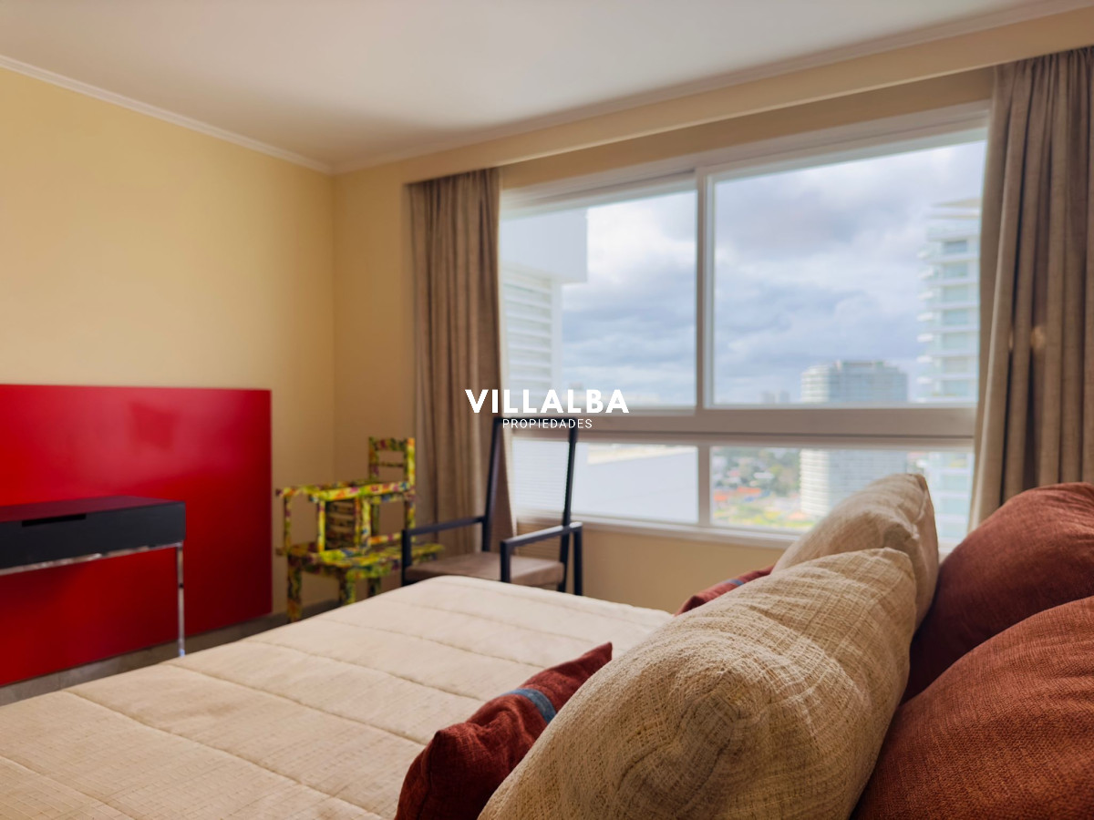 Apartamento ID.3842 - Apartamento en VENTA, 3 dormitorios en suite, Primera linea de la playa mansa.