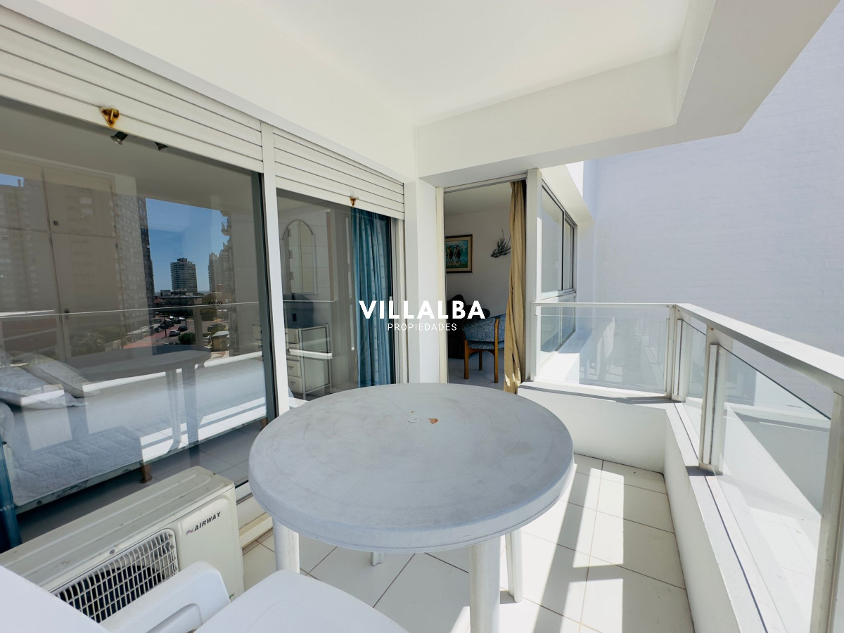 Apartamento ID.3861 - Apto en venta, 1 dormitorio y medio, excelente ubicación, Punta del este.