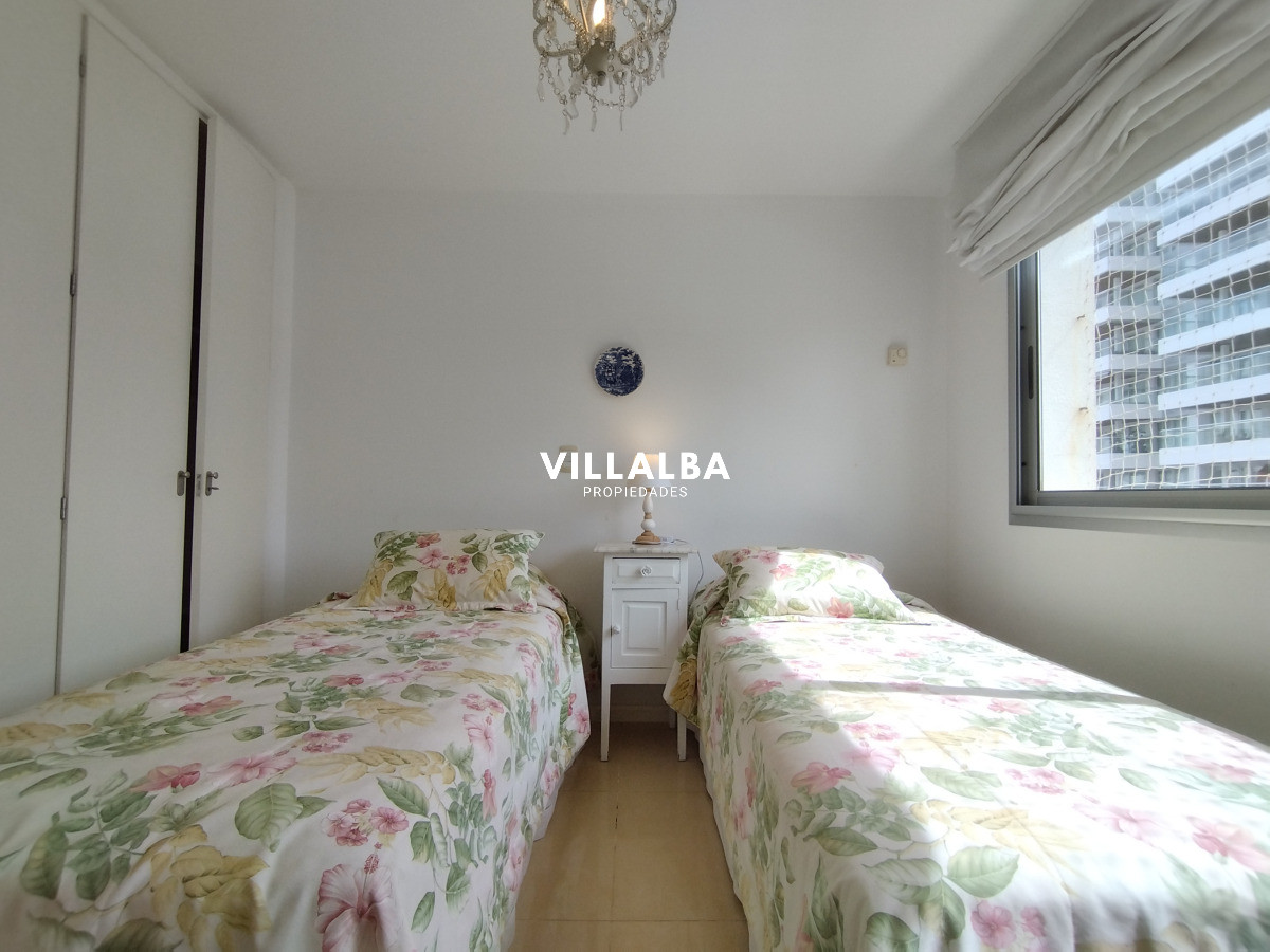 Apartamento ID.3924 - Alquiler y venta de apartamento de 3 dormitorios en Punta del Este