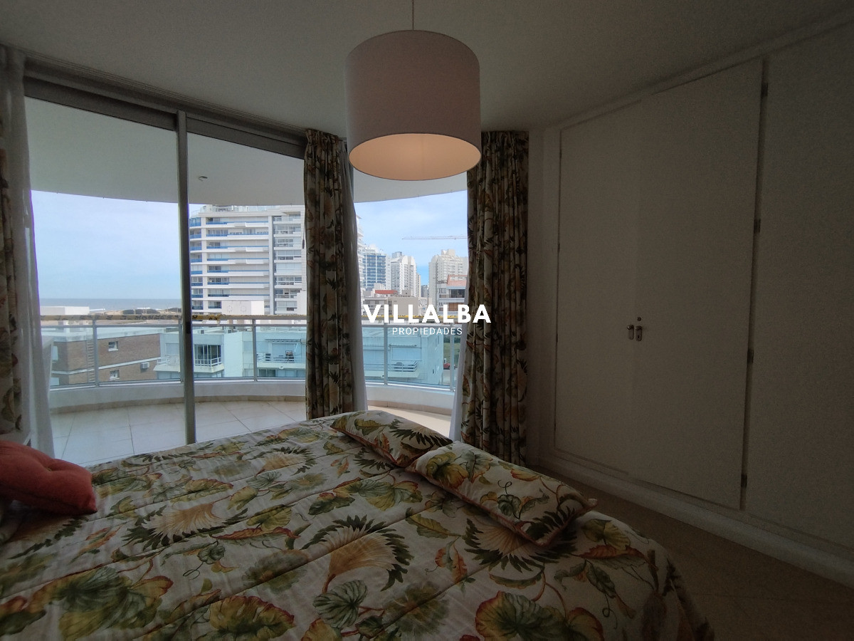 Apartamento ID.3924 - Alquiler y venta de apartamento de 3 dormitorios en Punta del Este