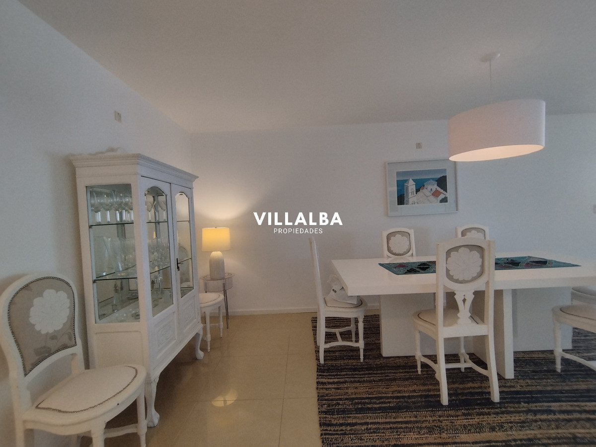 Apartamento ID.3924 - Alquiler y venta de apartamento de 3 dormitorios en Punta del Este