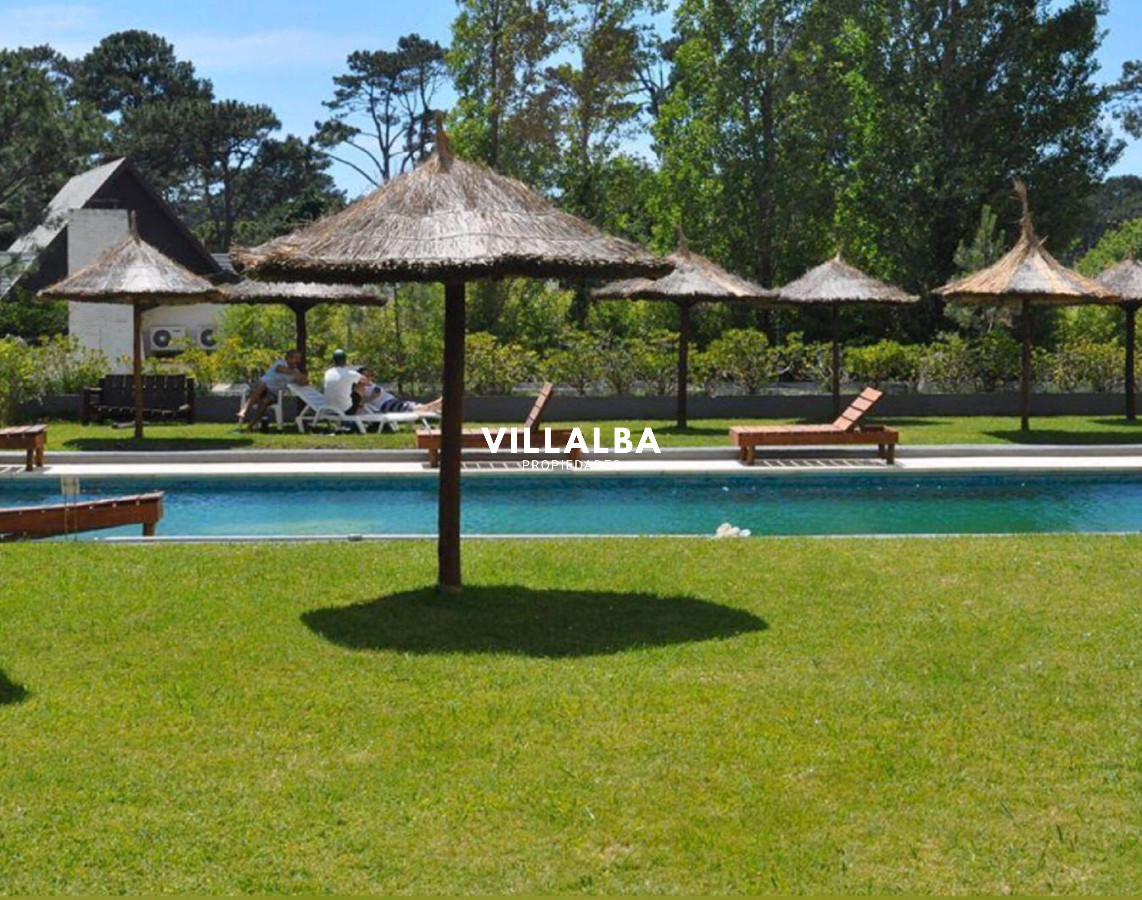Apartamento ID.3879 - Alquiler y venta de apartamento de dos dormitorios en Punta del Este