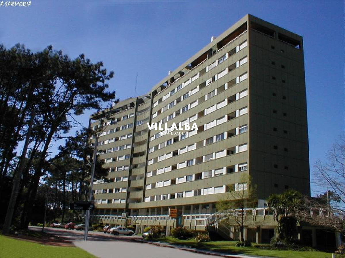 Apartamento ID.3879 - Alquiler y venta de apartamento de dos dormitorios en Punta del Este