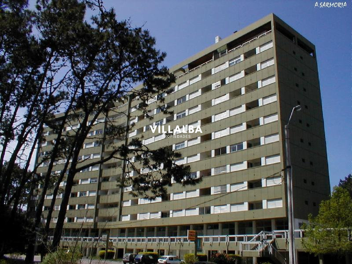 Apartamento ID.3879 - Alquiler y venta de apartamento de dos dormitorios en Punta del Este