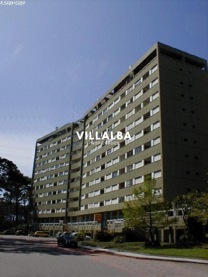 Apartamento ID.3879 - Alquiler y venta de apartamento de dos dormitorios en Punta del Este
