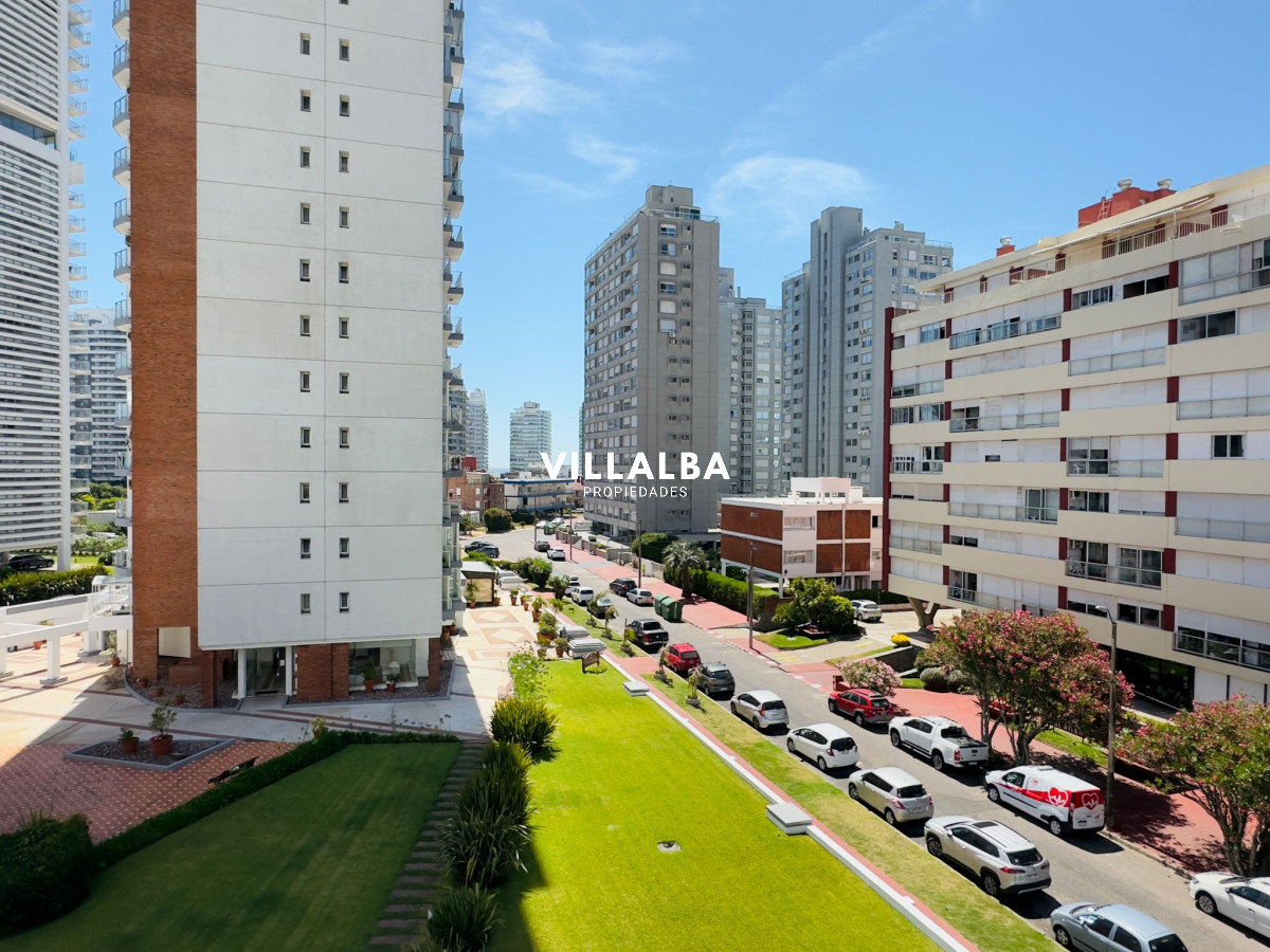 Apartamento ID.3861 - Apto en venta, 1 dormitorio y medio, excelente ubicación, Punta del este.