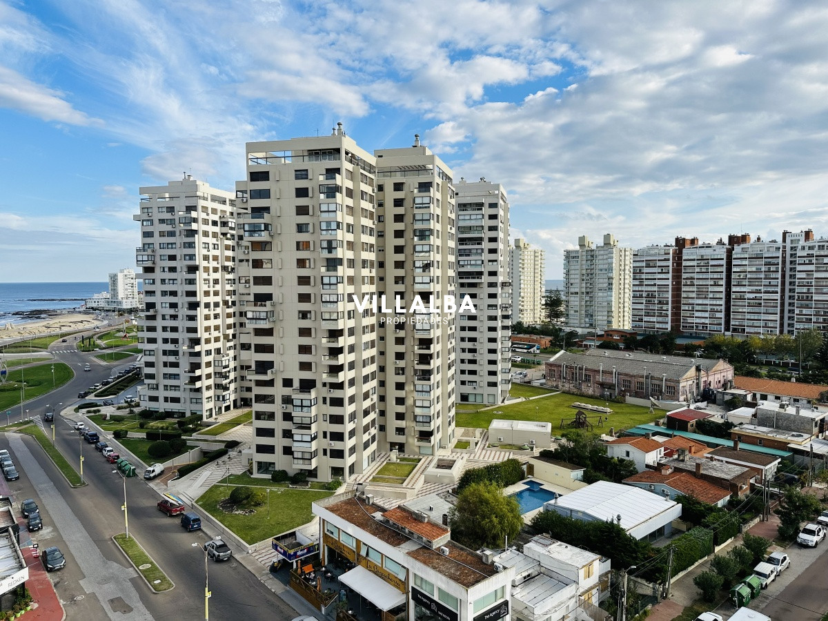 Apartamento ID.4252 -  Apartamento en venta  de dos dormitorios en Punta del Este