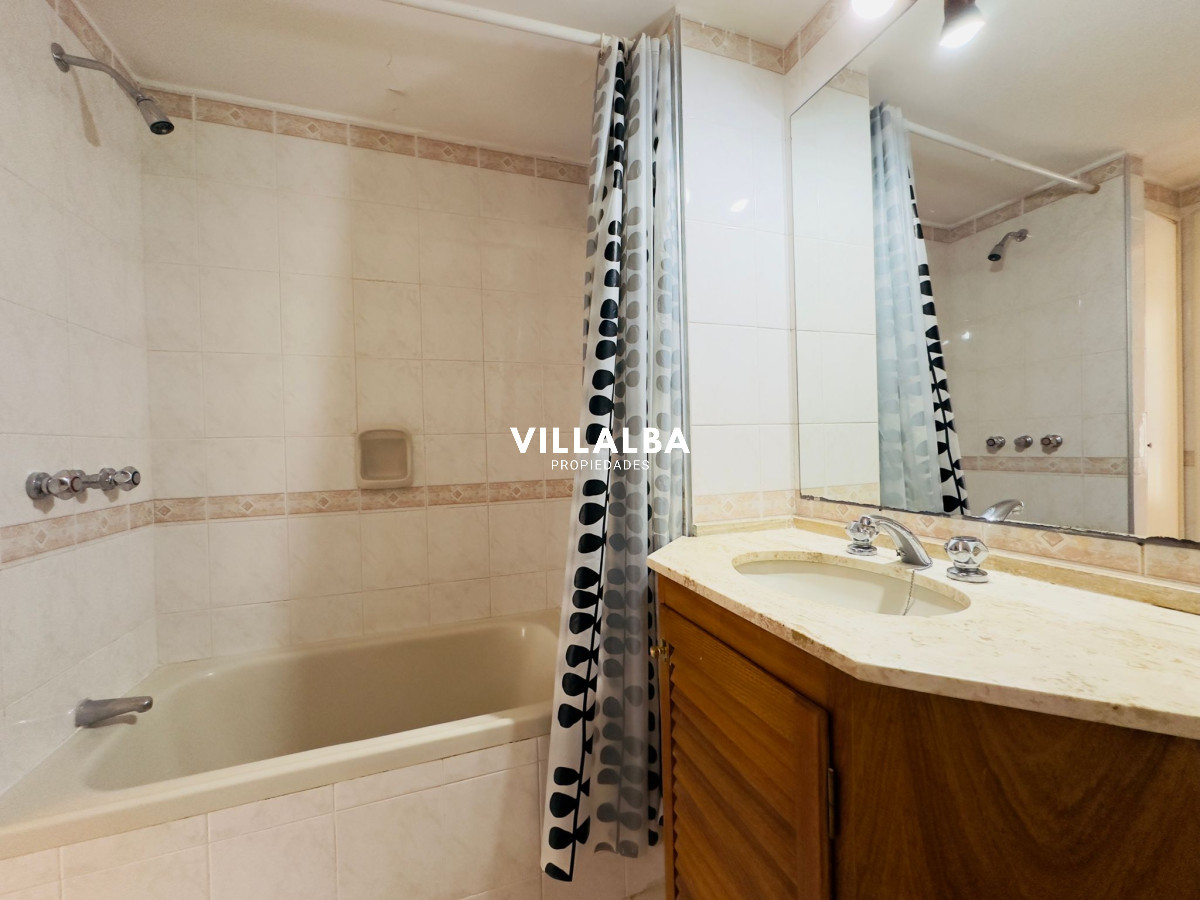 Apartamento ID.3861 - Apto en venta, 1 dormitorio y medio, excelente ubicación, Punta del este.