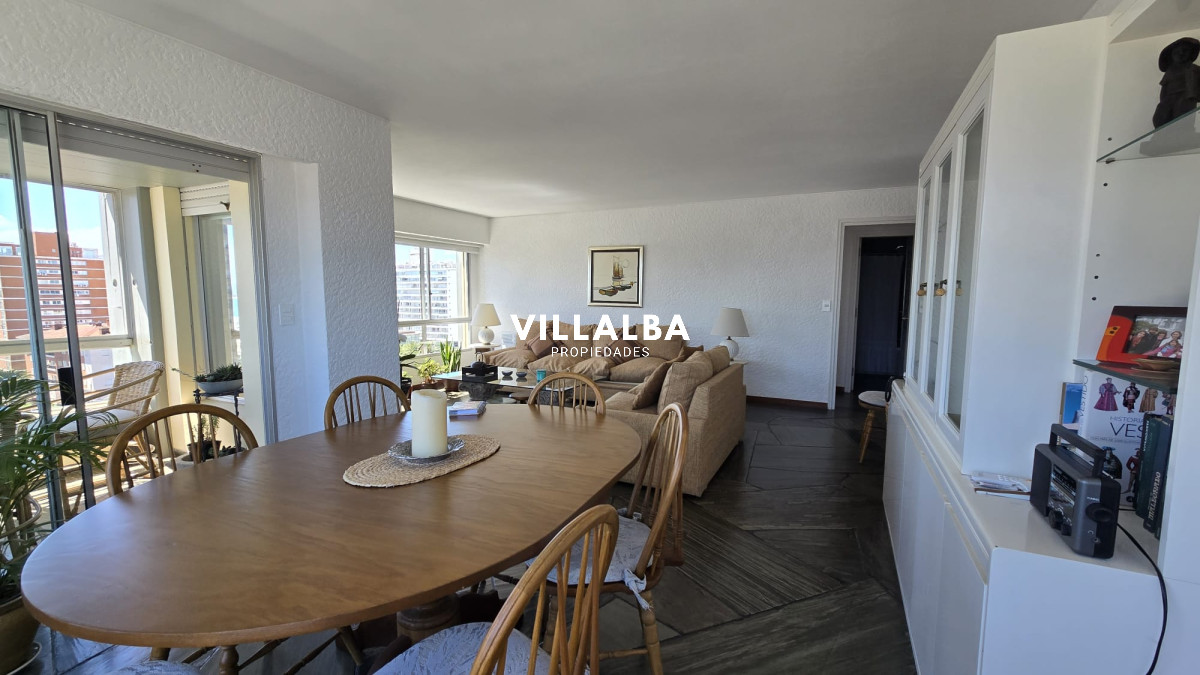 Apartamento ID.3433 - Apartamento en venta de 3 dormitorios en Punta del Este