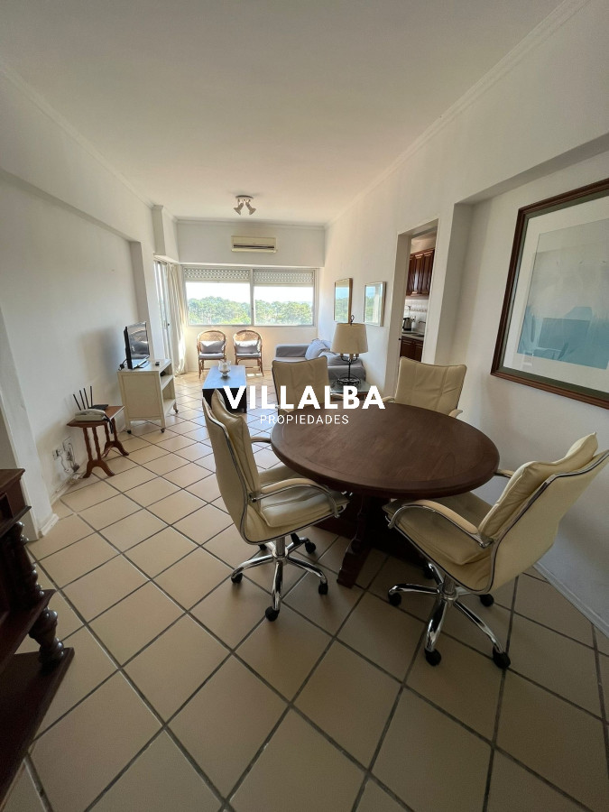 Apartamento ID.3879 - Alquiler y venta de apartamento de dos dormitorios en Punta del Este
