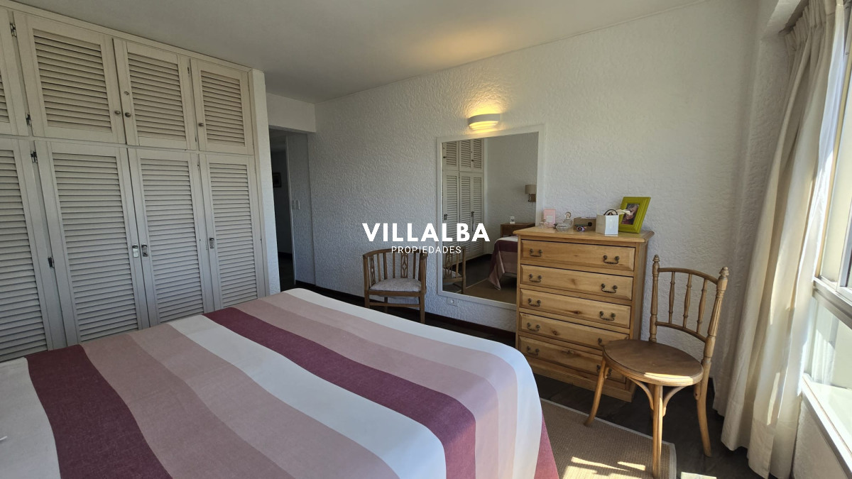 Apartamento ID.3433 - Apartamento en venta de 3 dormitorios en Punta del Este