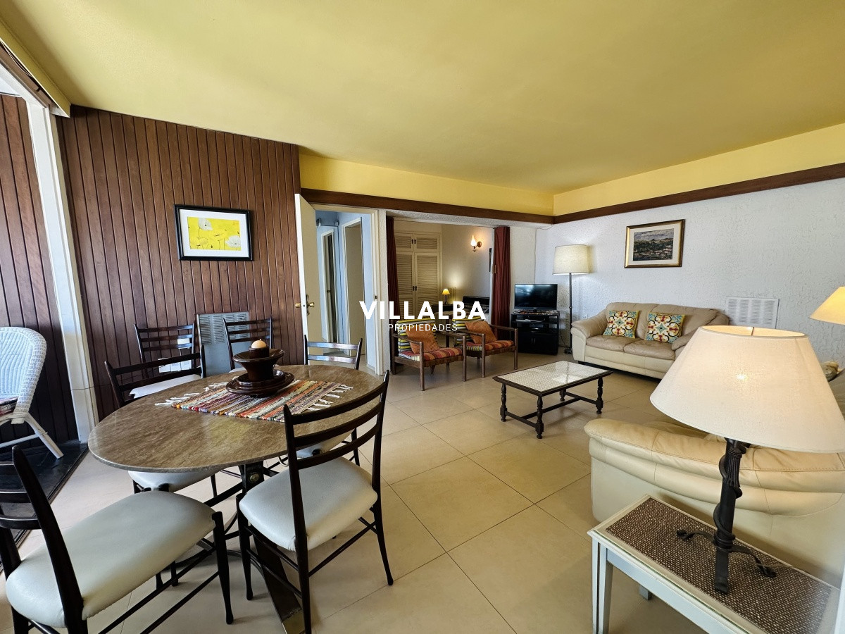 Apartamento ID.3881 - Venta de apartamento de dos dormitorios en Punta del Este