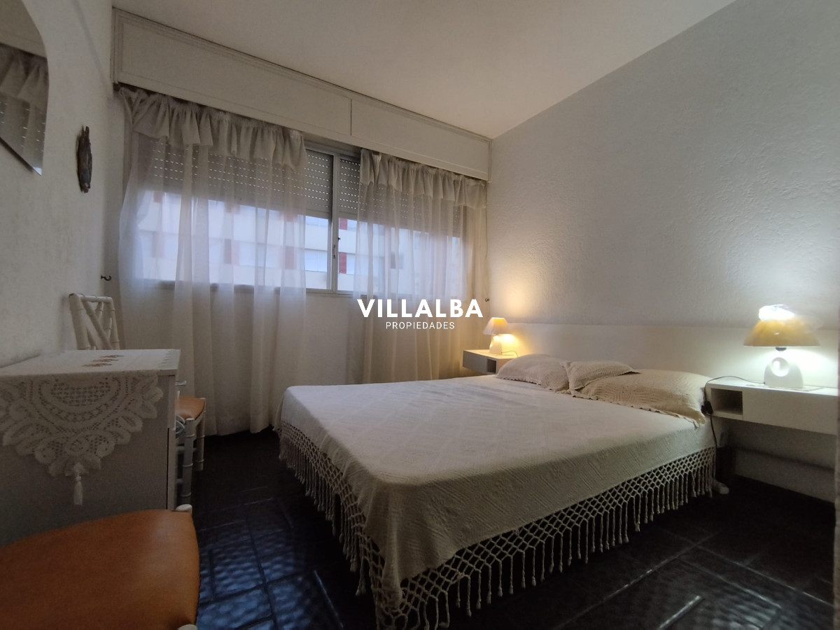 Apartamento ID.3429 - Apartamento de un dormitorio y medio en venta en Punta del Este