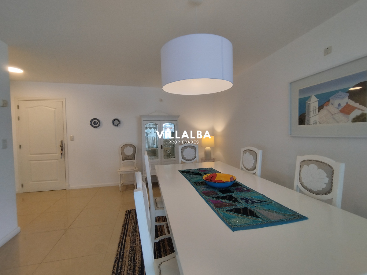 Apartamento ID.3924 - Alquiler y venta de apartamento de 3 dormitorios en Punta del Este