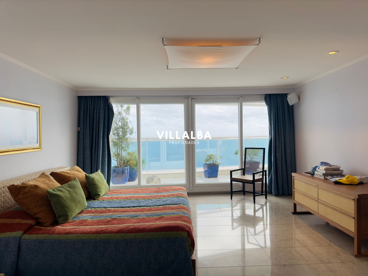 Apartamento ID.3842 - Apartamento en VENTA, 3 dormitorios en suite, Primera linea de la playa mansa.