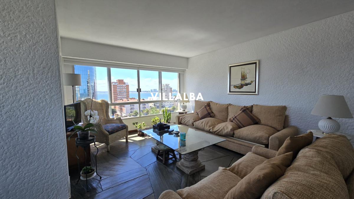 Apartamento ID.3433 - Apartamento en venta de 3 dormitorios en Punta del Este