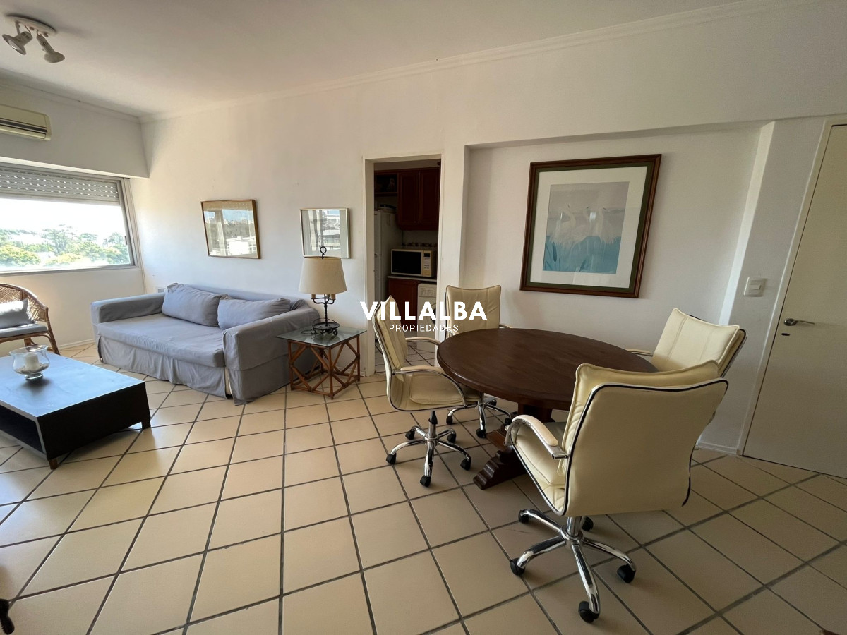 Apartamento ID.3879 - Alquiler y venta de apartamento de dos dormitorios en Punta del Este