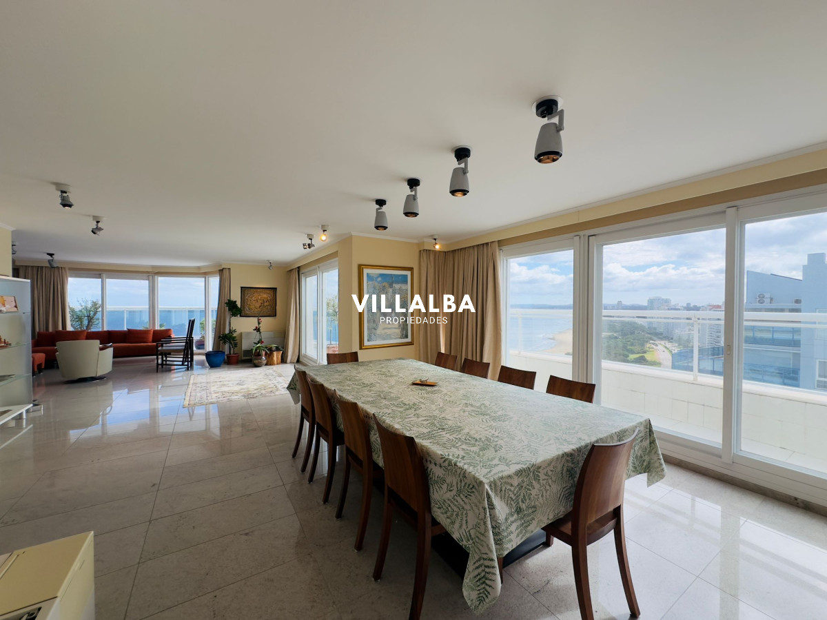 Apartamento ID.3842 - Apartamento en VENTA, 3 dormitorios en suite, Primera linea de la playa mansa.