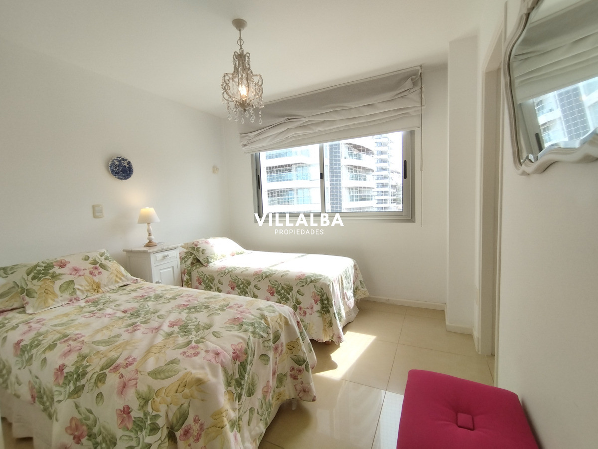 Apartamento ID.3924 - Alquiler y venta de apartamento de 3 dormitorios en Punta del Este
