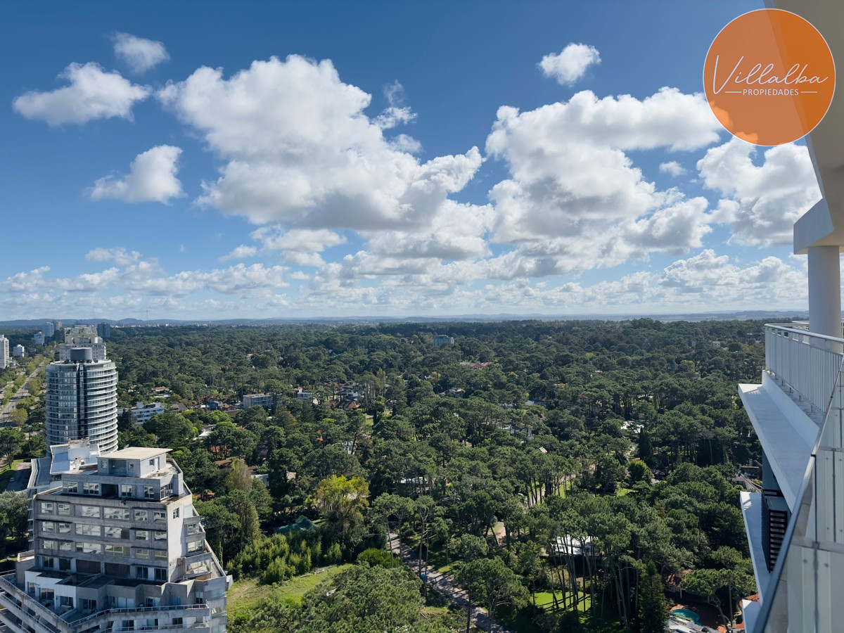 Apartamento ID.2939 - Penthouse en VENTA, 3 dormitorios en suite + Dependencia, vista 180°.