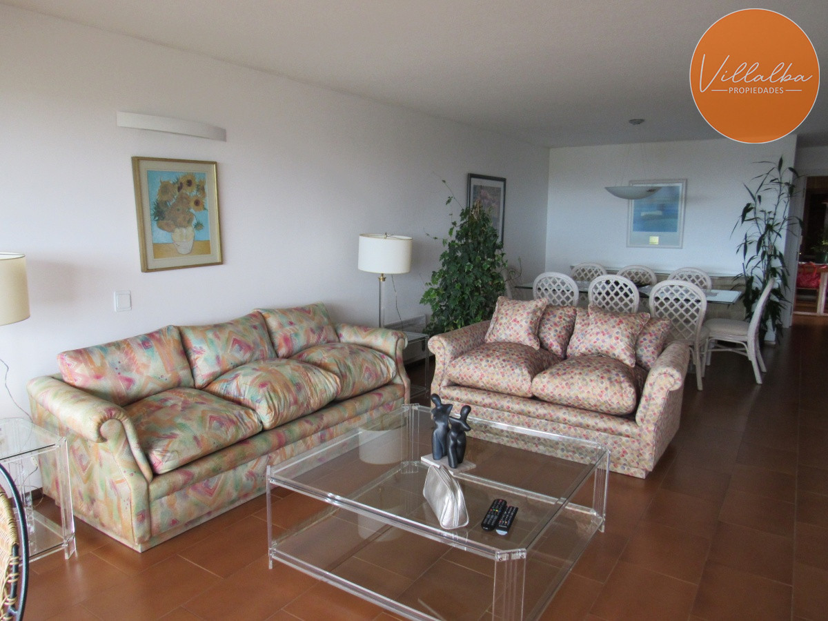 Apartamento ID.3602 - Venta de apartamento de dos dormitorios en Punta del Este