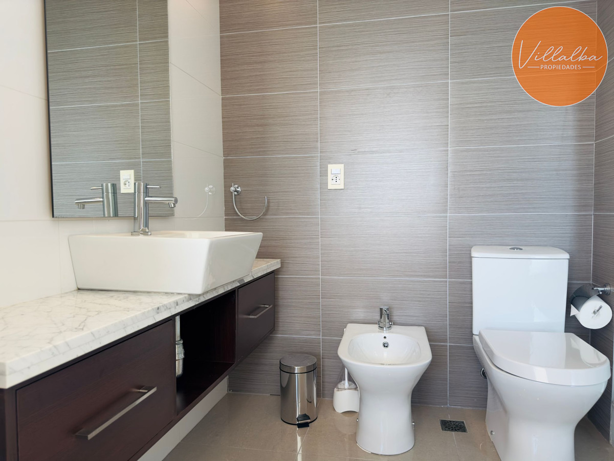 Apartamento ID.2939 - Penthouse en VENTA, 3 dormitorios en suite + Dependencia, vista 180°.