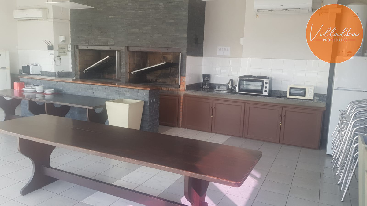 Apartamento ID.3491 - Apartamento en venta de 3 dormitorios en Punta del Este.-