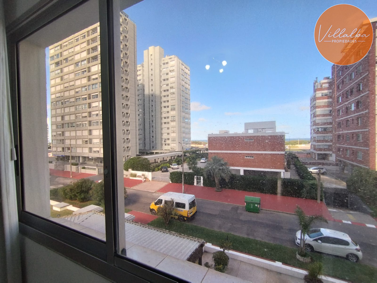 Apartamento ID.3762 - Apartamento en venta de dos dormitorios en Punta del Este