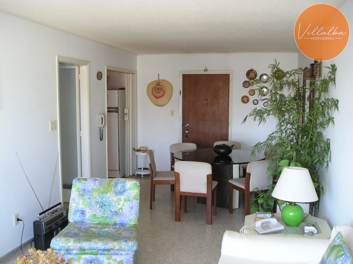Apartamento ID.3491 - Apartamento en venta de 3 dormitorios en Punta del Este.-