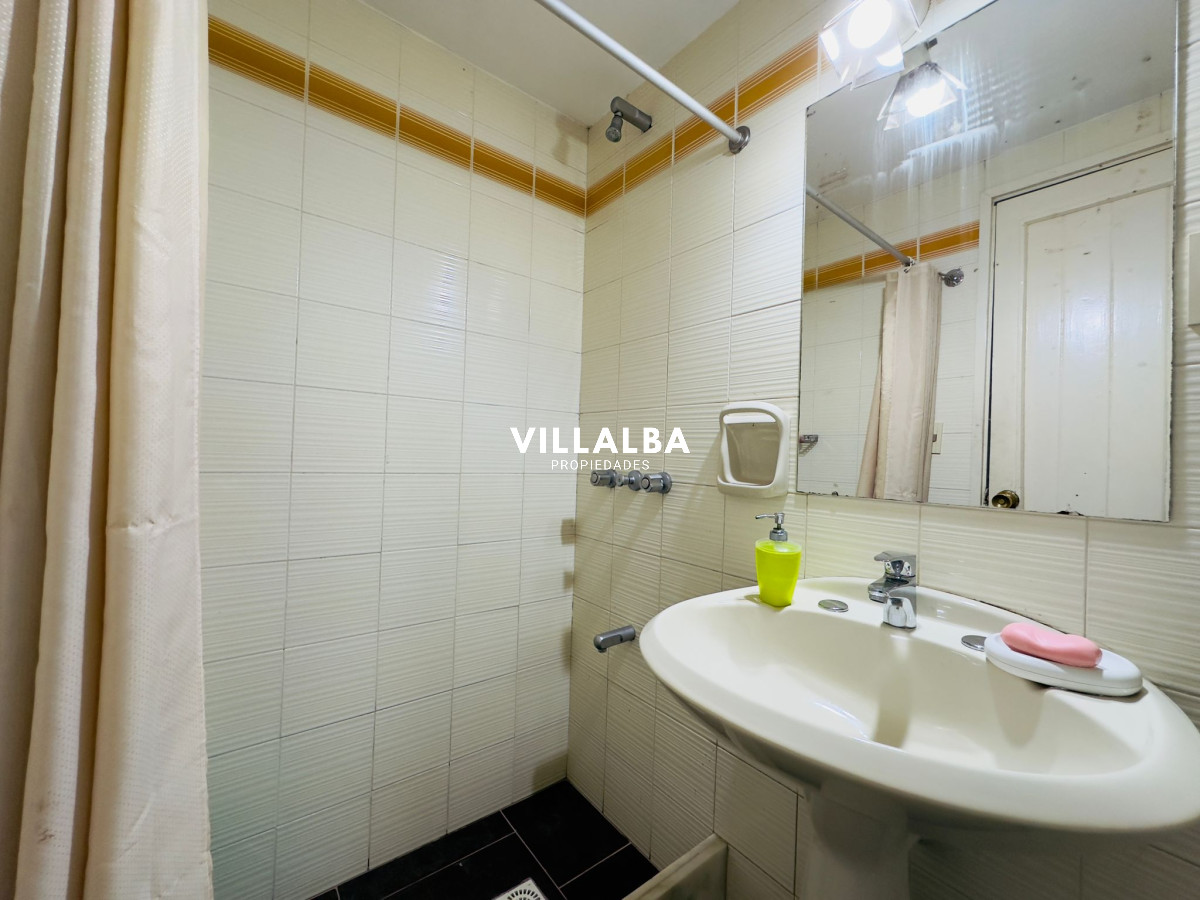 Apartamento ID.3194 - Casa en Venta, 5 dormitorios, 50 metros de la playa.