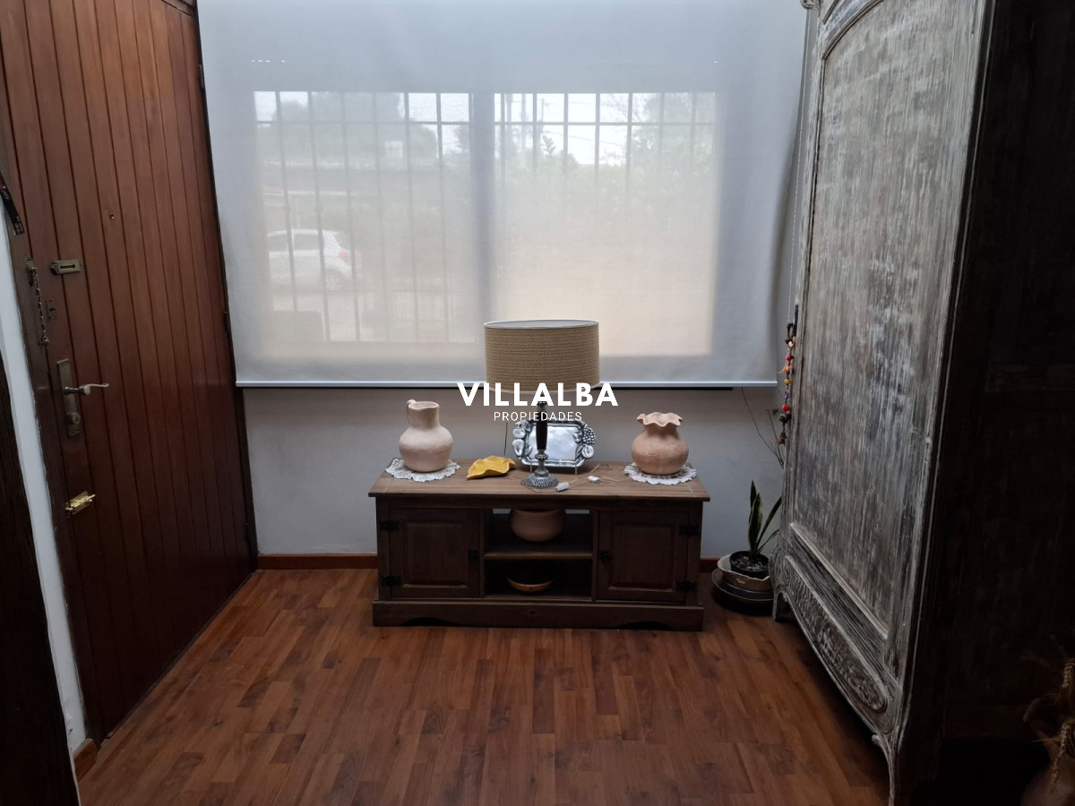 Apartamento ID.4005 - Casa en venta de 4 dorm. en Maldonado, toma Apto. como parte de pago