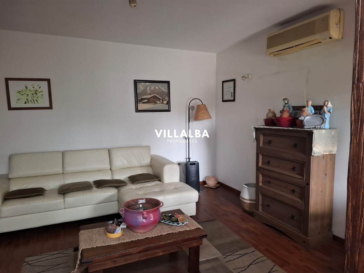 Apartamento ID.4005 - Casa en venta de 4 dorm. en Maldonado, toma Apto. como parte de pago