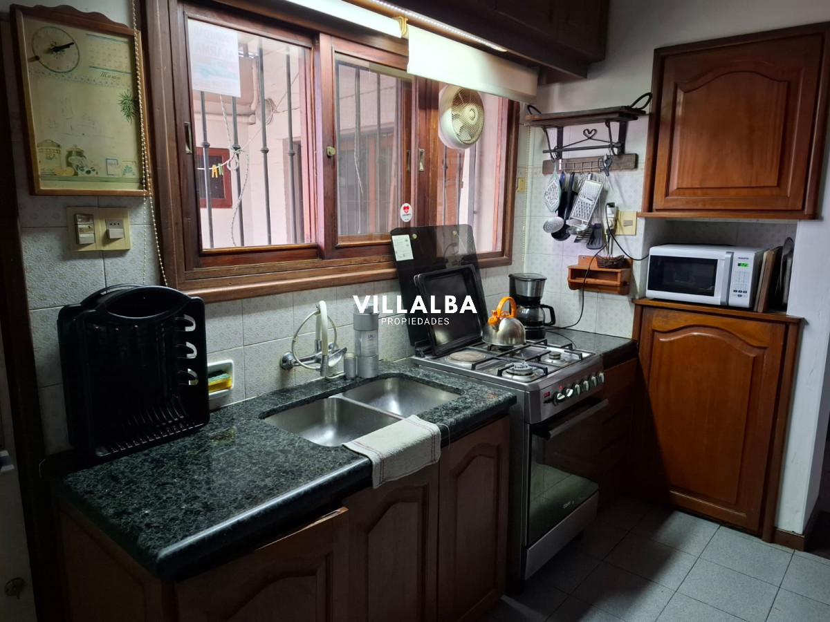 Apartamento ID.4005 - Casa en venta de 4 dorm. en Maldonado, toma Apto. como parte de pago