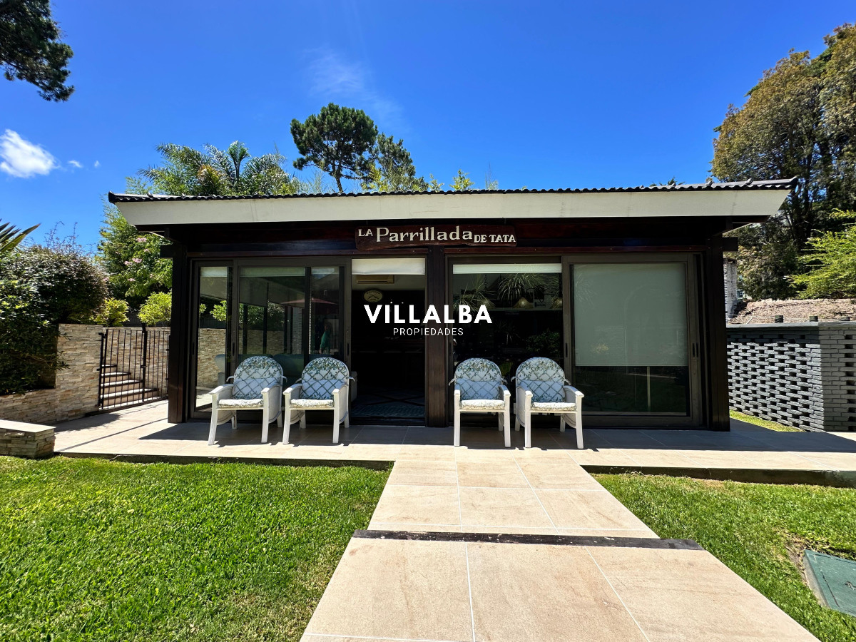 Apartamento ID.3571 - Admirable casa en venta de 4 dorm. y dep. de servicio en Punta del Este