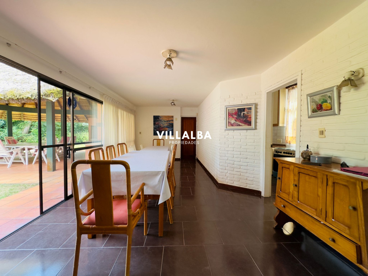 Apartamento ID.3194 - Casa en Venta, 5 dormitorios, 50 metros de la playa.