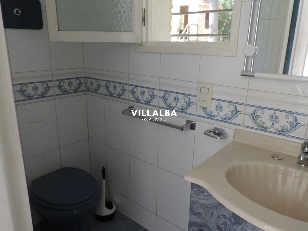 Casa ID.3581 - VENDO CASA DE 5 DORMITORIOS EN PUNTA DEL ESTE