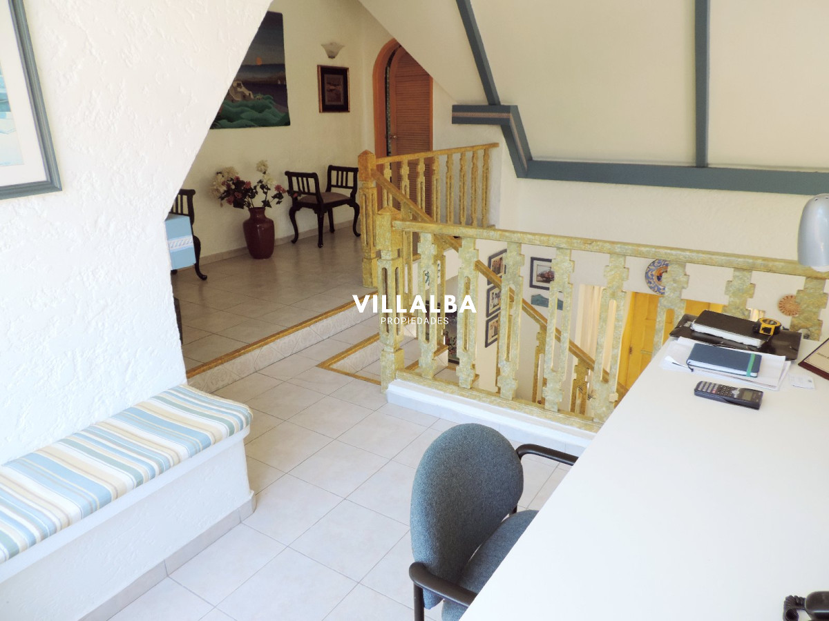 Casa ID.3581 - VENDO CASA DE 5 DORMITORIOS EN PUNTA DEL ESTE