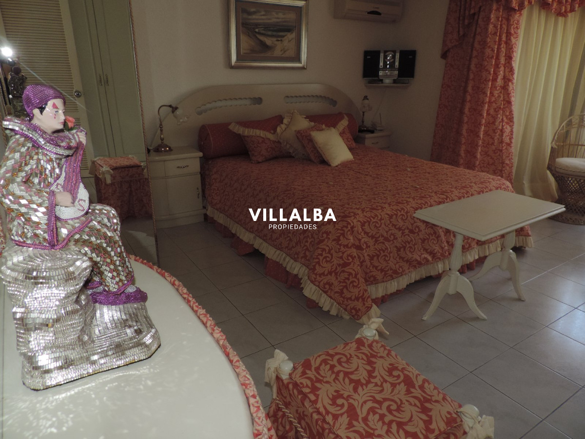 Casa ID.3581 - VENDO CASA DE 5 DORMITORIOS EN PUNTA DEL ESTE