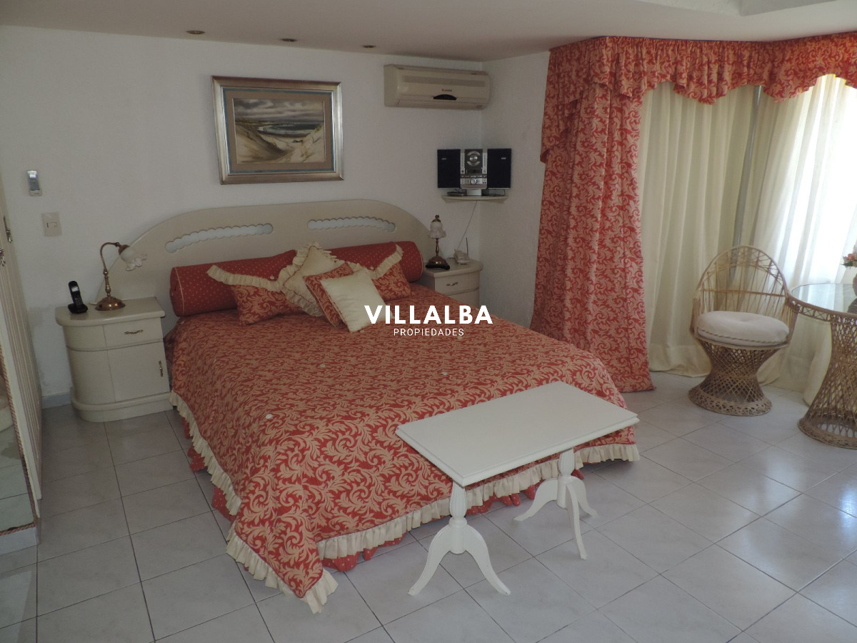 Casa ID.3581 - VENDO CASA DE 5 DORMITORIOS EN PUNTA DEL ESTE