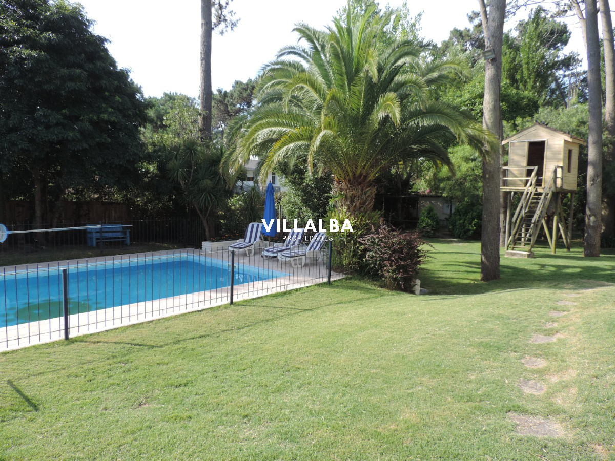 Casa ID.3581 - VENDO CASA DE 5 DORMITORIOS EN PUNTA DEL ESTE