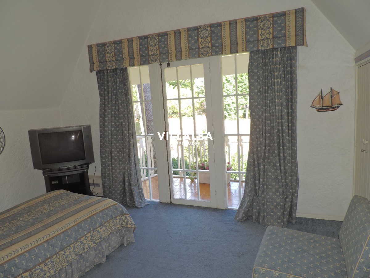 Casa ID.3581 - VENDO CASA DE 5 DORMITORIOS EN PUNTA DEL ESTE