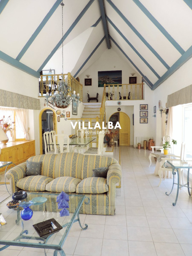 Casa ID.3581 - VENDO CASA DE 5 DORMITORIOS EN PUNTA DEL ESTE