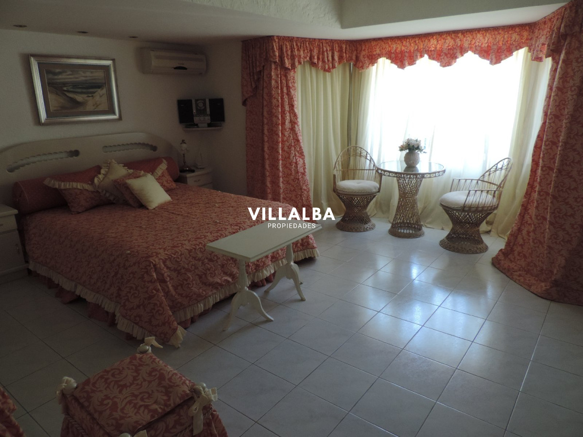 Casa ID.3581 - VENDO CASA DE 5 DORMITORIOS EN PUNTA DEL ESTE