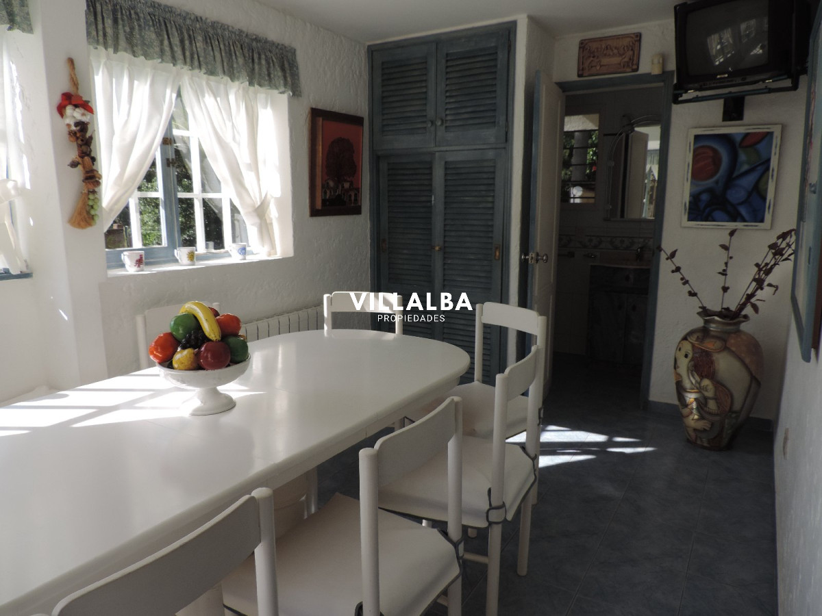 Casa ID.3581 - VENDO CASA DE 5 DORMITORIOS EN PUNTA DEL ESTE