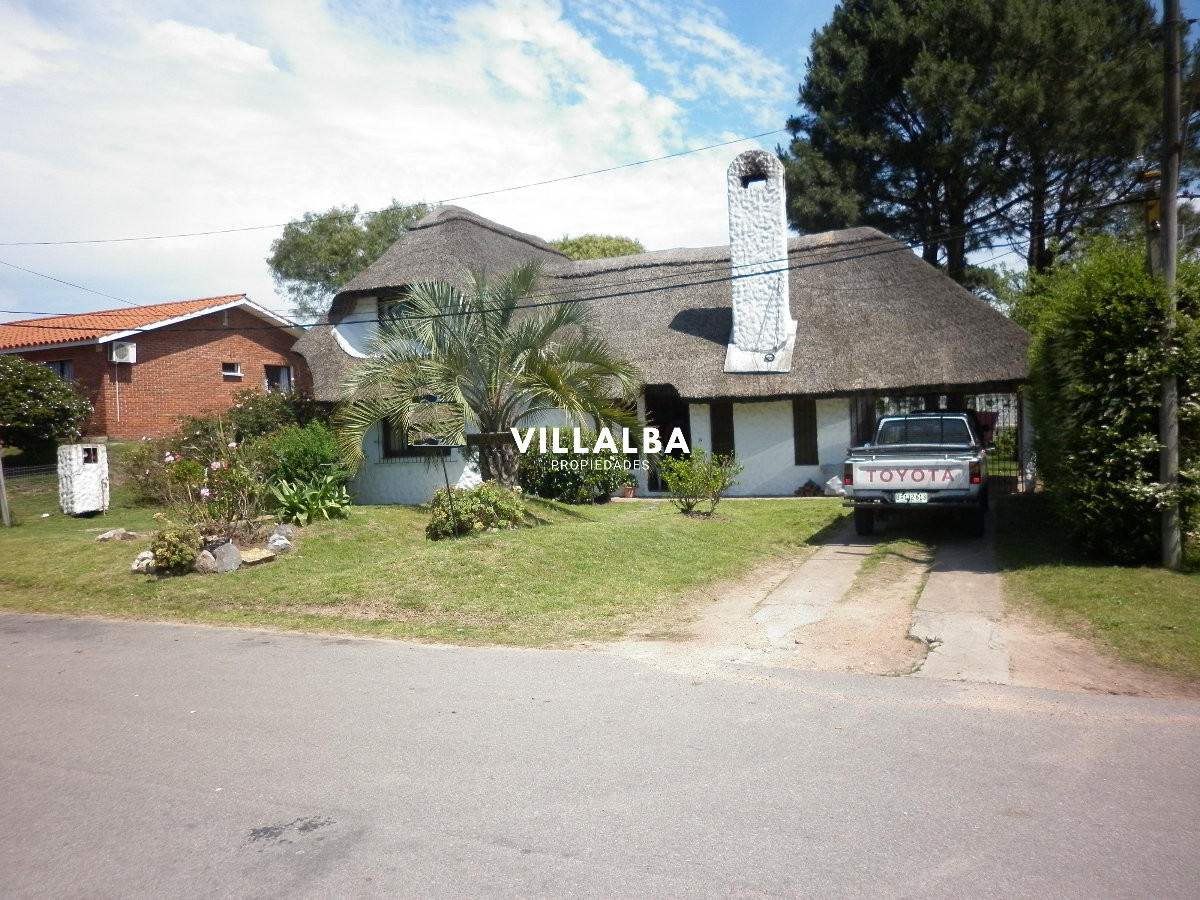 Apartamento ID.4128 - Venta de casa de 4 dormitorios en Maldonado