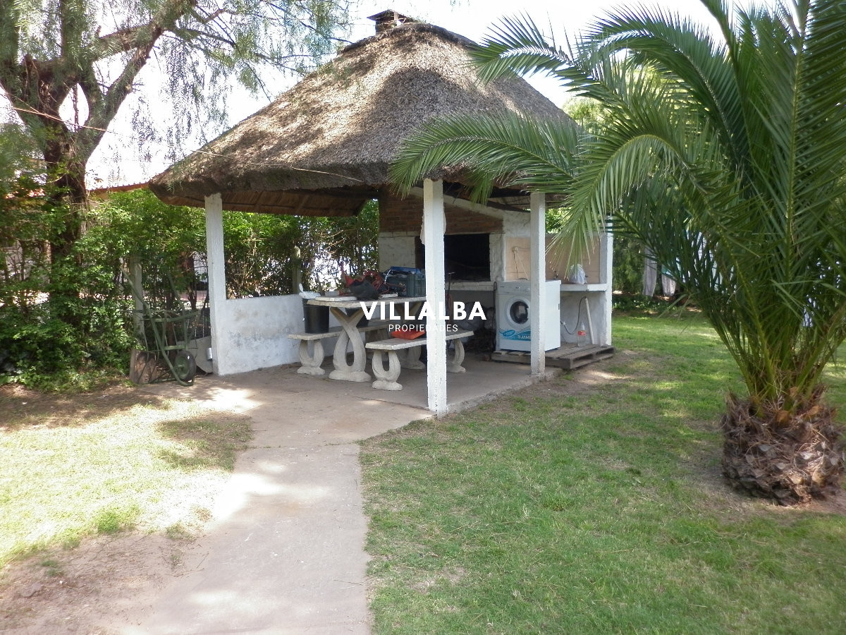 Apartamento ID.4128 - Venta de casa de 4 dormitorios en Maldonado