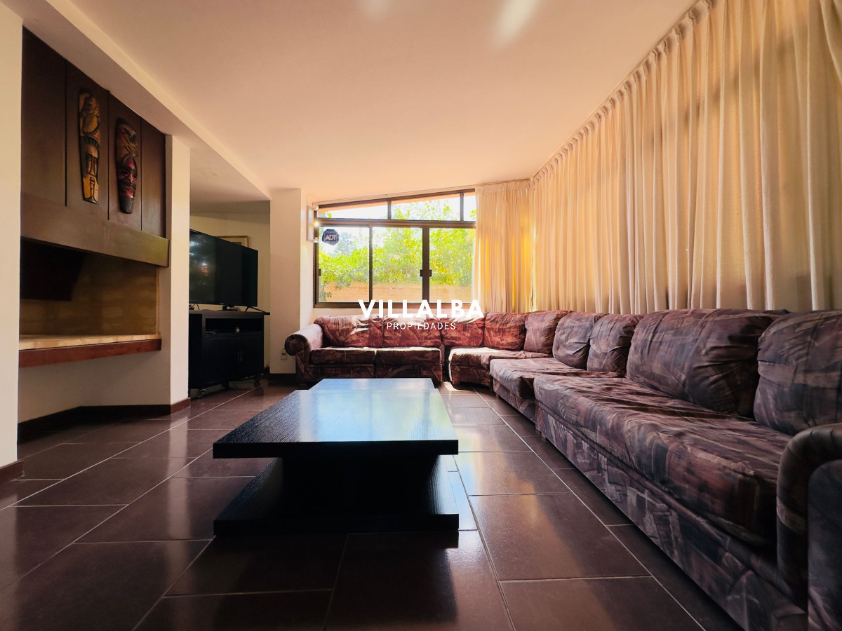 Apartamento ID.3194 - Casa en Venta, 5 dormitorios, 50 metros de la playa.