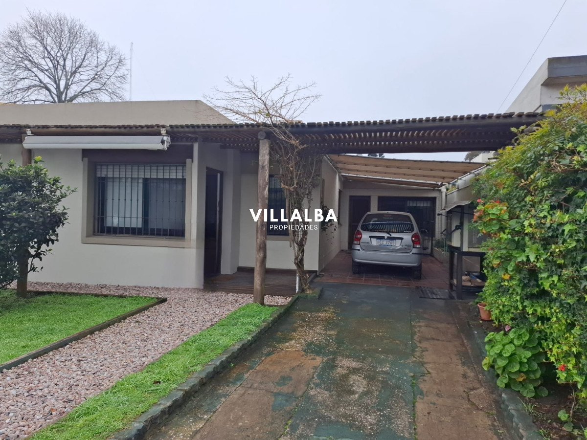 Apartamento ID.4005 - Casa en venta de 4 dorm. en Maldonado, toma Apto. como parte de pago