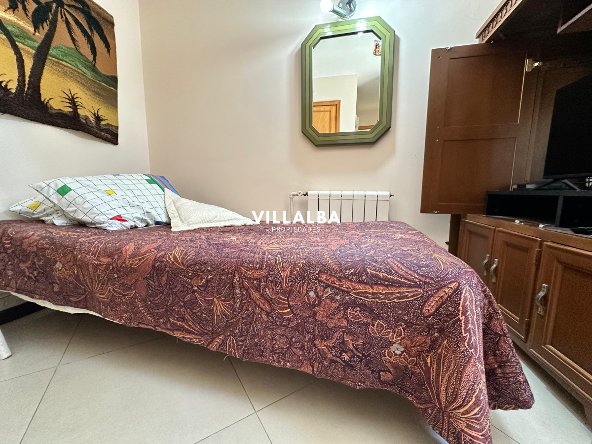 Apartamento ID.3571 - Admirable casa en venta de 4 dorm. y dep. de servicio en Punta del Este